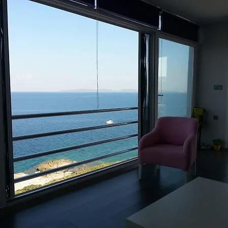 Apartment Deep Blue Sea